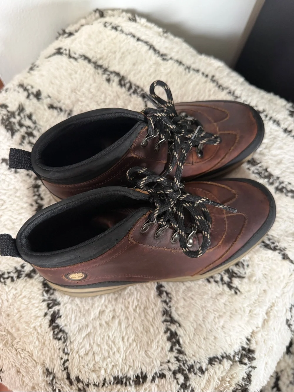 Timberland Youth Brown Leather Hiking Boots Size 2 waterproof Gorpcore